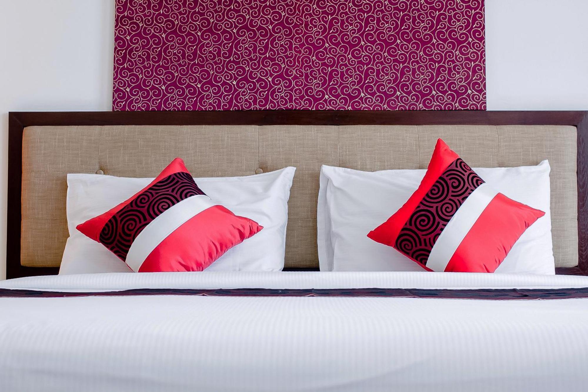 Romance Hotel Bangna Банкок Екстериор снимка