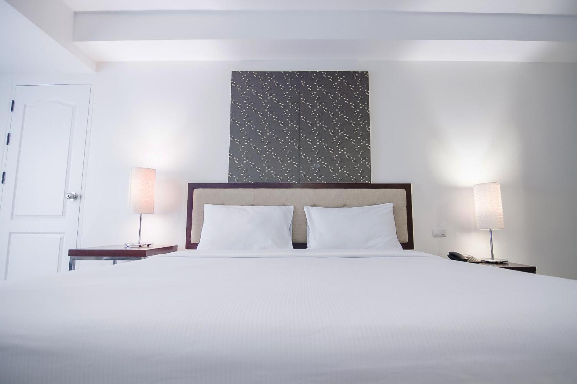 Romance Hotel Bangna Банкок Екстериор снимка