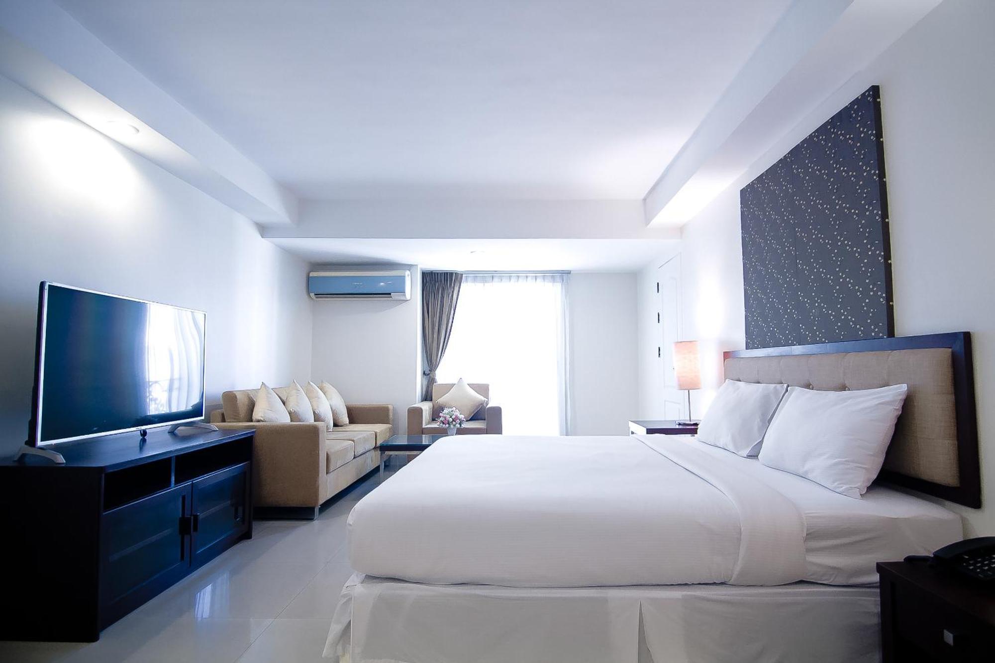 Romance Hotel Bangna Банкок Екстериор снимка