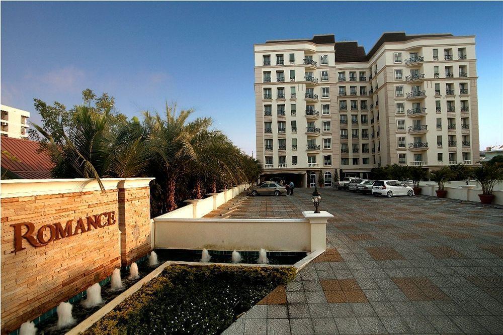 Romance Hotel Bangna Банкок Екстериор снимка