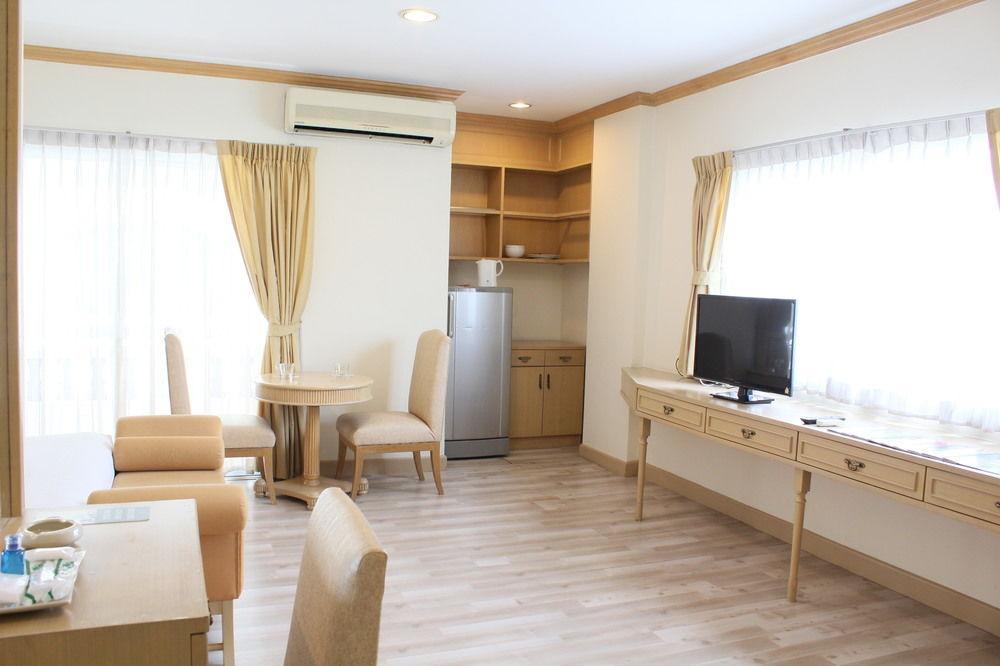 Romance Hotel Bangna Банкок Екстериор снимка