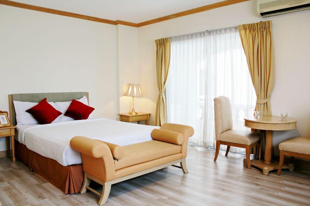 Romance Hotel Bangna Банкок Екстериор снимка