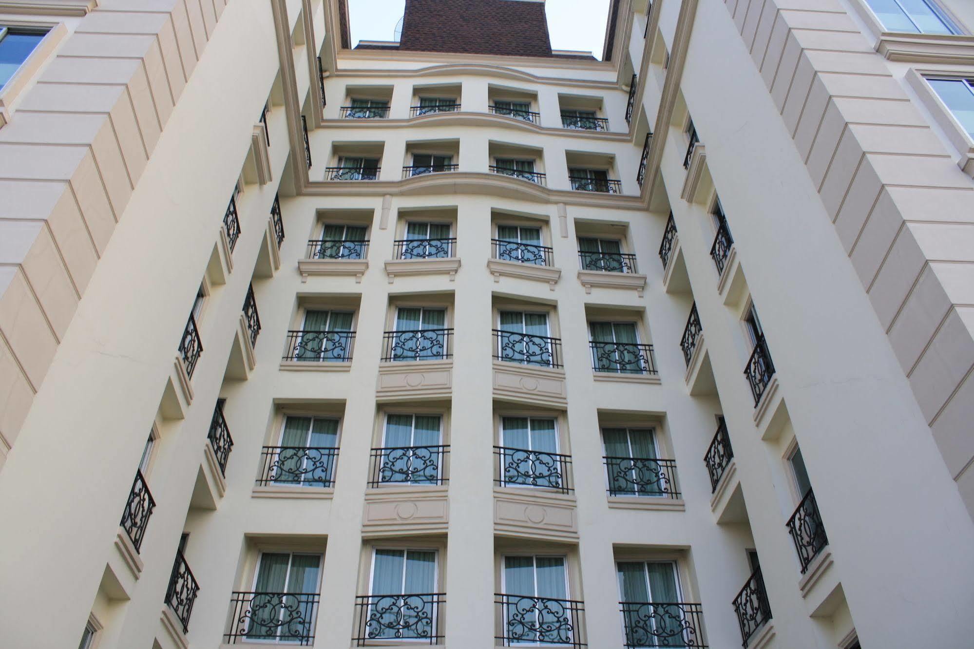 Romance Hotel Bangna Банкок Екстериор снимка